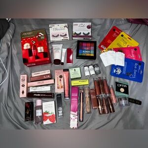 Makeup bundle